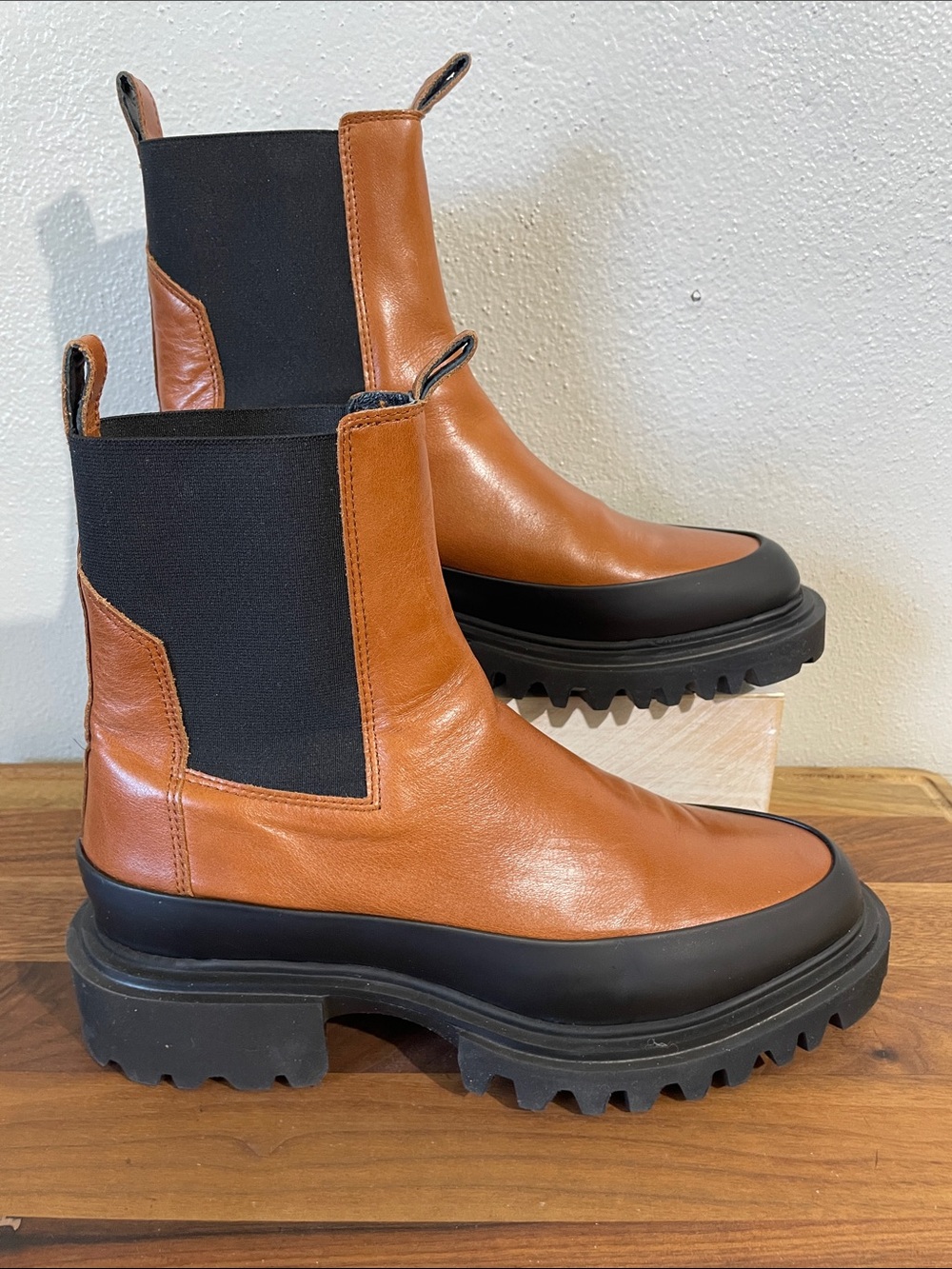 All Saints Harlee Cognac Leather Chelsea Lug Sole Boots Pull On US 9 Urban Luxe